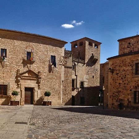 Adama Apartamento Turistico Caces Zewnętrze zdjęcie