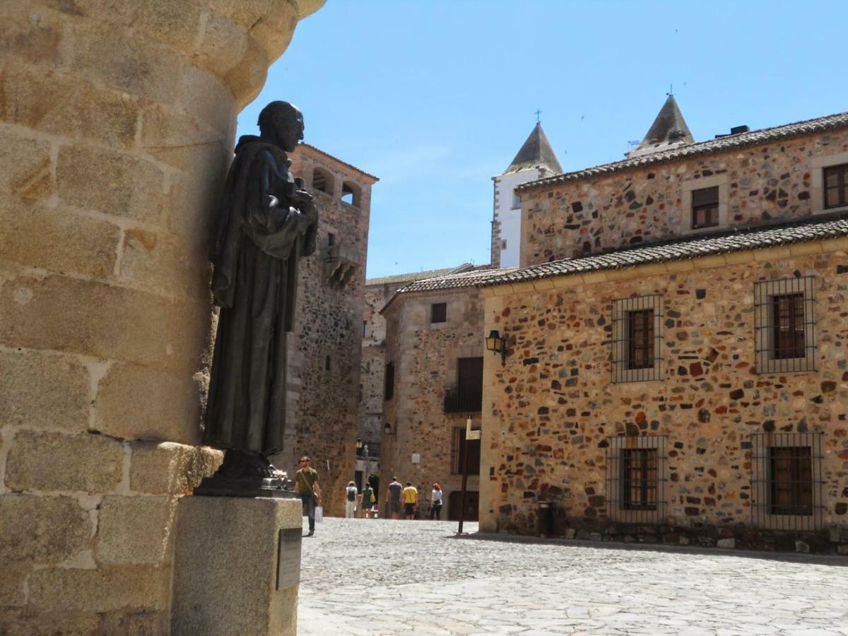 Adama Apartamento Turistico Caces Zewnętrze zdjęcie